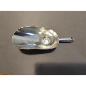 Vintage Aluminum Scoop - 7-1/2 in long